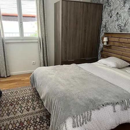 Etage Prive Dans Maison Chaleureuse Avec Piscine Pensjonat *