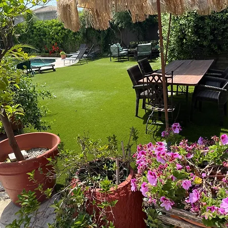 Etage Prive Dans Maison Chaleureuse Avec Piscine ゲストハウス *