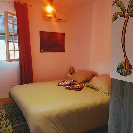 Pensjonat Etage Prive Dans Maison Chaleureuse Avec Piscine Antibes