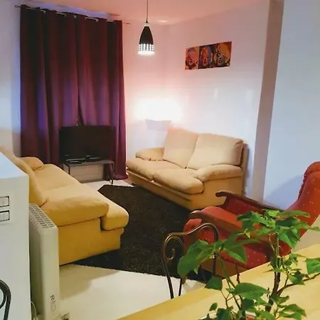 Etage Prive Dans Maison Chaleureuse Avec Piscine *