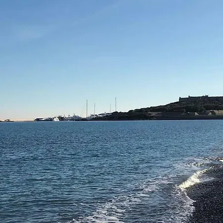 Pensjonat Etage Prive Dans Maison Chaleureuse Avec Piscine Antibes