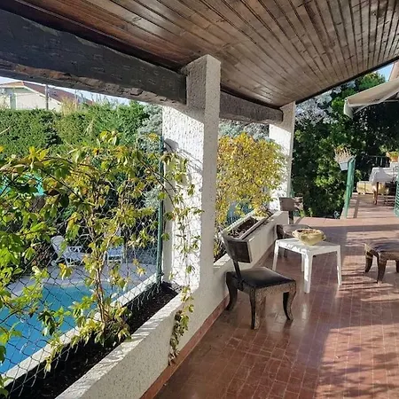 Etage Prive Dans Maison Chaleureuse Avec Piscine Pensjonat *