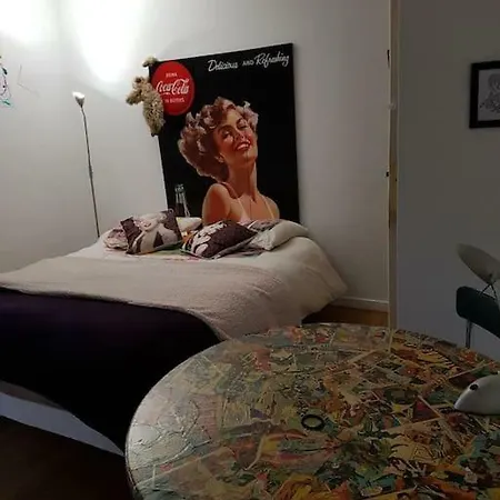 Pensjonat Etage Prive Dans Maison Chaleureuse Avec Piscine Antibes